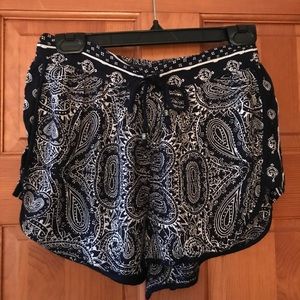 ANGIE Blue and White Patterned Shorts